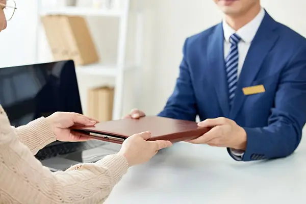 印度那边的人到哈尔滨旅游要多少钱